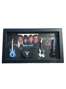 Bon Jovi képkeret hangszerekkel