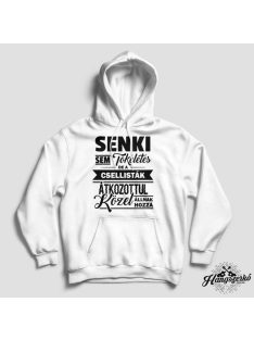   Senki sem tökéletes de a csellisták átkozottul közel állnak hozzá pulóver